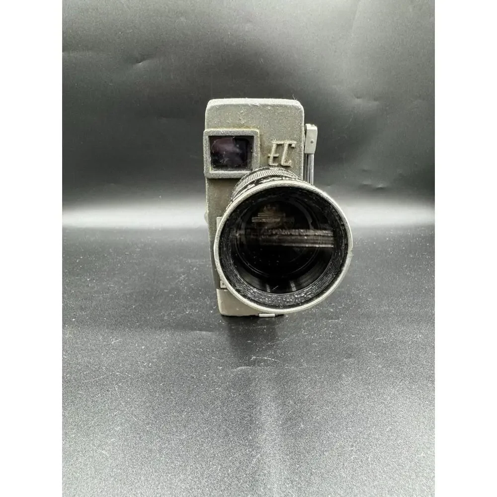 YASHICA 8 EC 8mm Vintage Movie Camera ZOOM Lens - Untested but shutters w winded